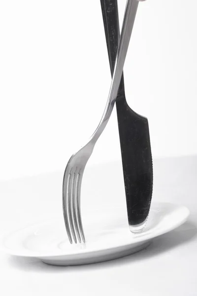 Meja menyediakan pisau steker — Stok Foto