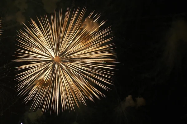 Pokaz sztucznych ogni na cześć Dzień Niepodległości — Zdjęcie stockowe