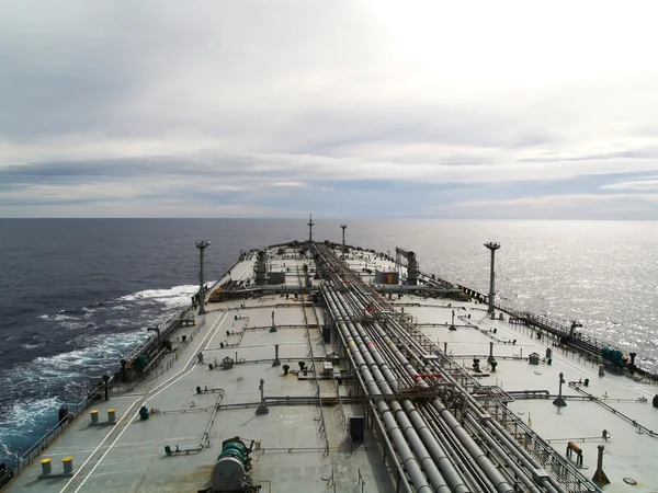 Нафтовий танкер на відкритому морі — стокове фото