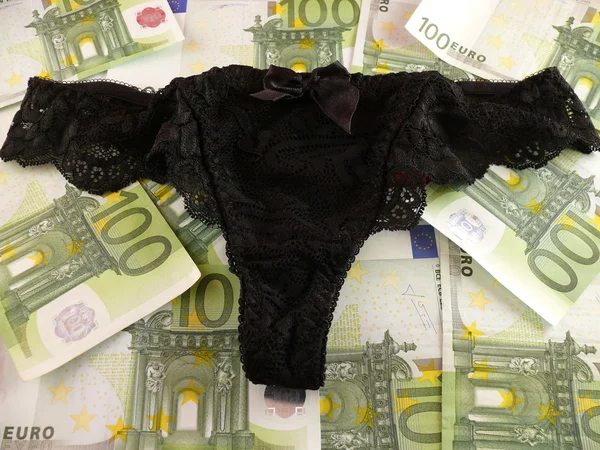 Zwarte thong op euro cash — Stockfoto