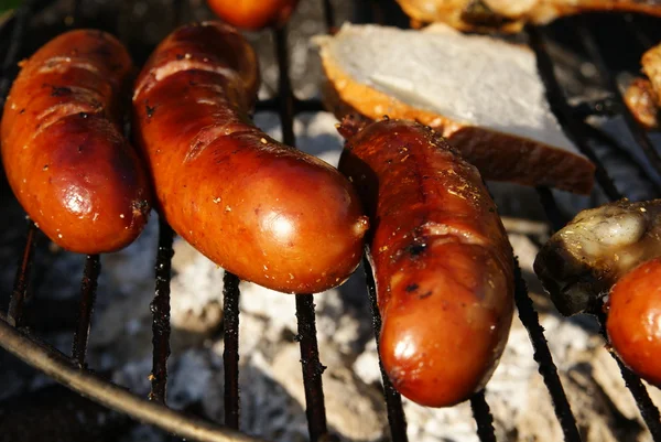 Saucisse sur barbecue — Photo