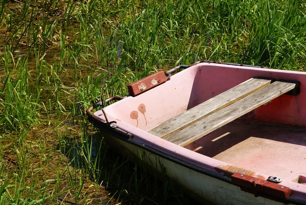 Eski pembe tekne — Stok fotoğraf