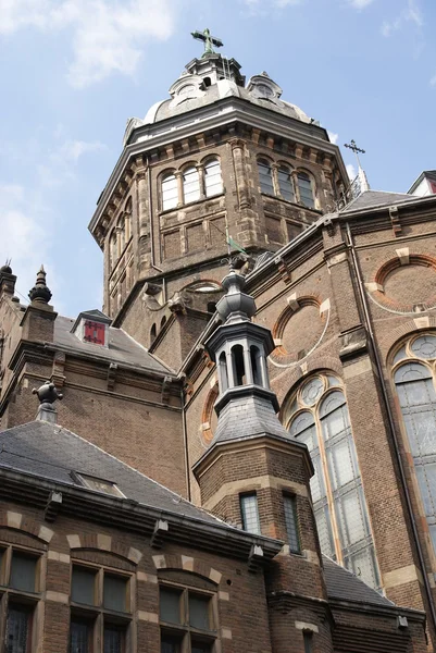 アムステルダムでの大きな教会 — ストック写真