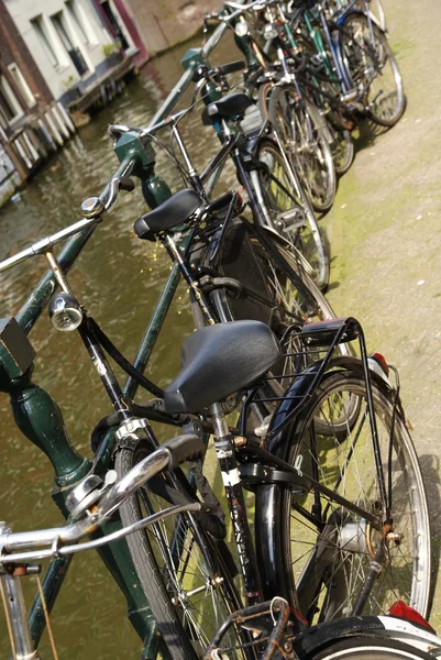 Ποδήλατα στο Άμστερνταμ — Φωτογραφία Αρχείου
