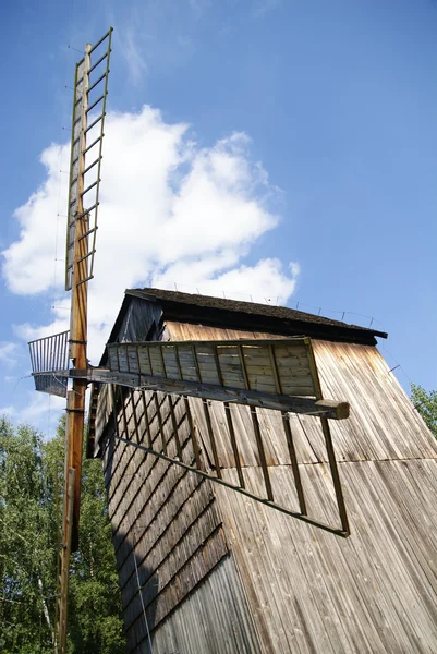 Nahaufnahme einer Holzwindmühle — Stockfoto