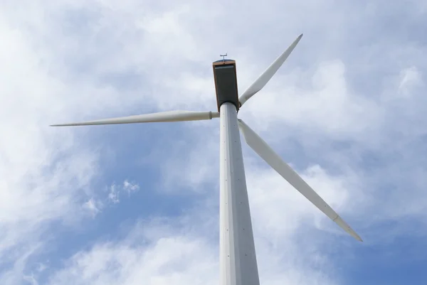 Energy windmill under sky — Stock Photo, Image