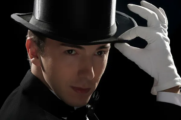 Jeune magicien avec chapeau haut — Photo