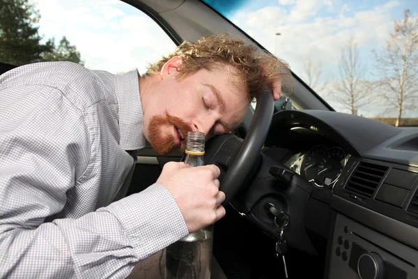 Cansado motorista dorme — Fotografia de Stock