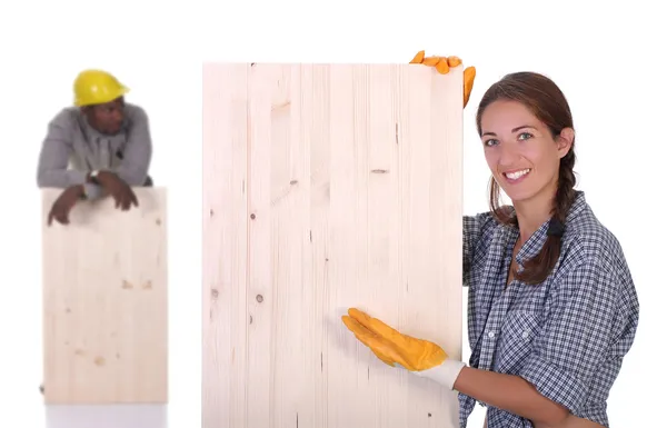Carpinteiro e mulher carpinteiro — Fotografia de Stock