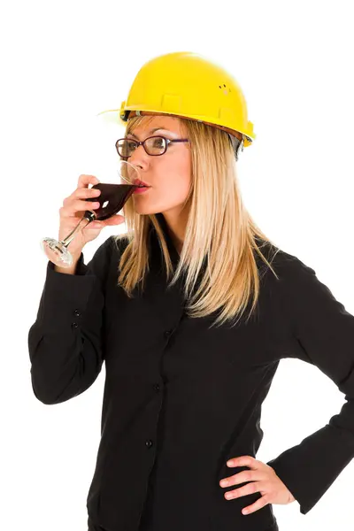 Бізнес-леді з келихом вина — стокове фото