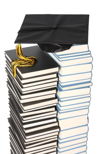 毕业帽和书籍 — 图库照片