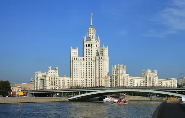 Moscow high-rise building — Stock Photo, Image