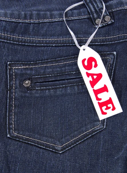 Распродажа синих джинсов — стоковое фото