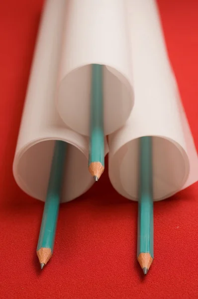 Papper och pennor — Stockfoto