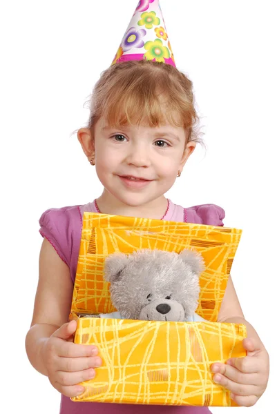 Kleines Mädchen mit Geburtstagsgeschenk — Stockfoto