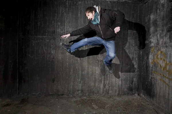 Salto - conceito de breakdance — Fotografia de Stock
