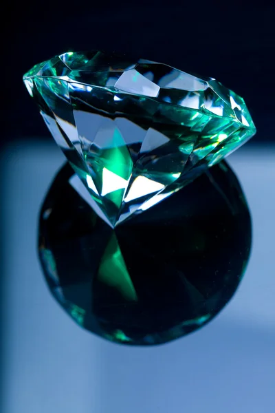 Diamant und Reflexion — Stockfoto