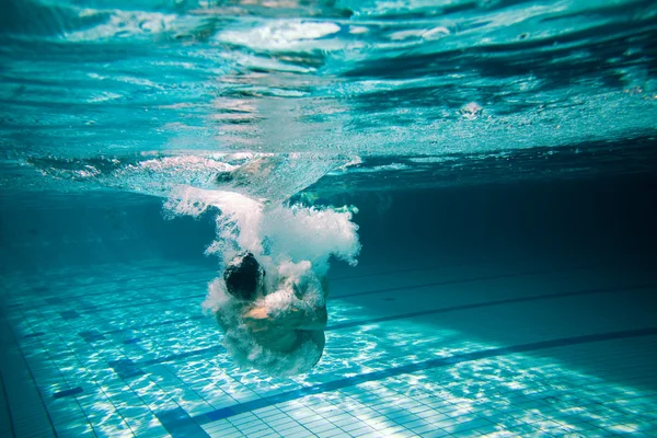 Sprong die ik water — Stockfoto