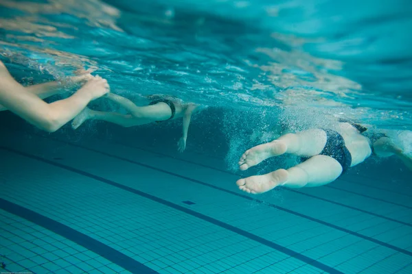 Corrida de natação - subaquático — Fotografia de Stock