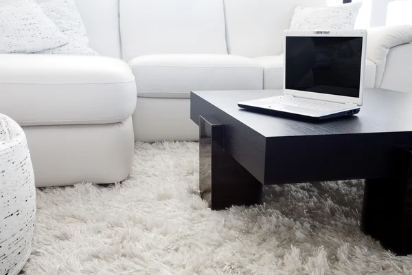 Modern livingroom computing — Stock Photo, Image