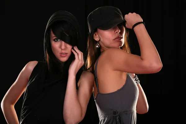 Two young women posing — Stock Photo, Image