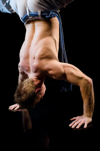 Handstand ισχυρός άνδρας — Φωτογραφία Αρχείου