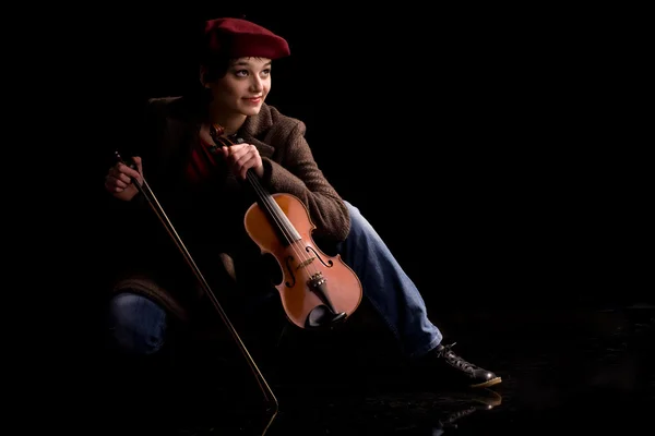 バイオリン演奏の女の子 — ストック写真