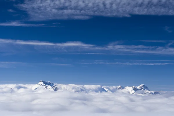 高山、天空、云彩 — 图库照片