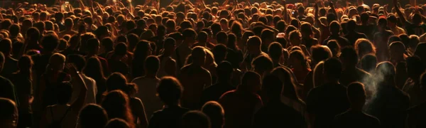 Multidão em borrão — Fotografia de Stock