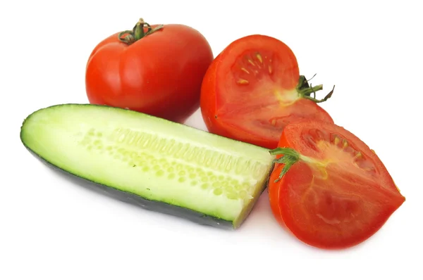Komkommer en tomaat — Stockfoto