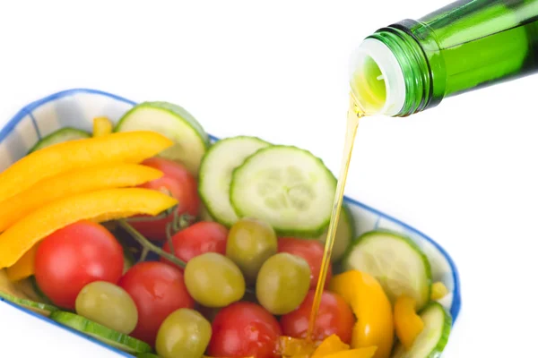 Olivenöl und Salat — Stockfoto