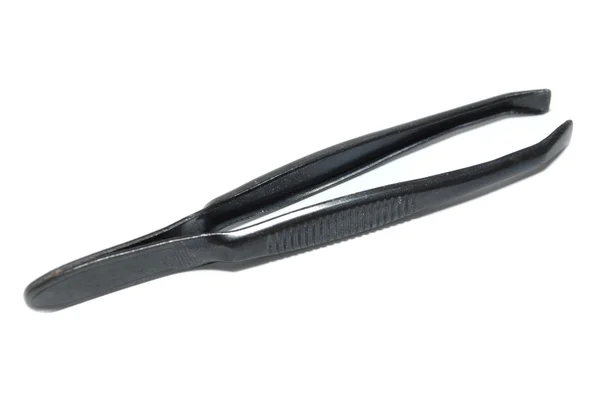 Herkömmliche Pinzette mit schwarzer Flachspitze — Stockfoto