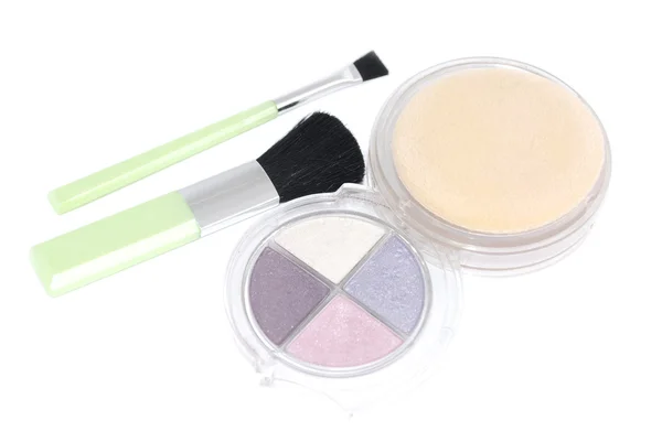 Cepillo de maquillaje con polvo de color pastel — Foto de Stock