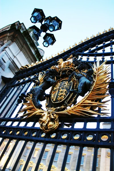 Buckingham Sarayı kapısı