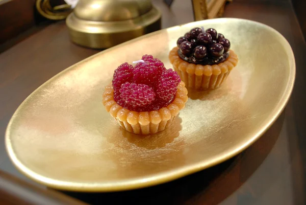 Сладкие фрукты на золотой тарелке Лицензионные Стоковые Фото