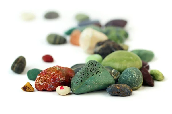Pedras de praia. Isolado sobre branco — Fotografia de Stock