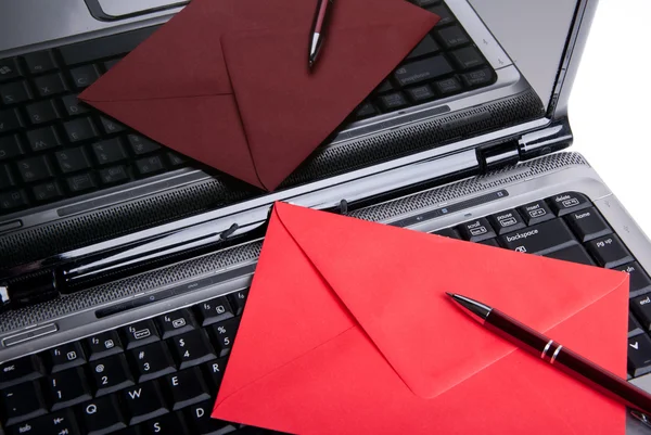 Клавіатура, ручка і конверт . Ліцензійні Стокові Зображення