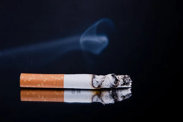 Cigarro. Fotos De Bancos De Imagens