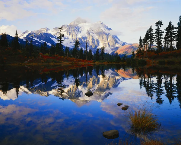 아름다운 산의 풍경 — 스톡 사진