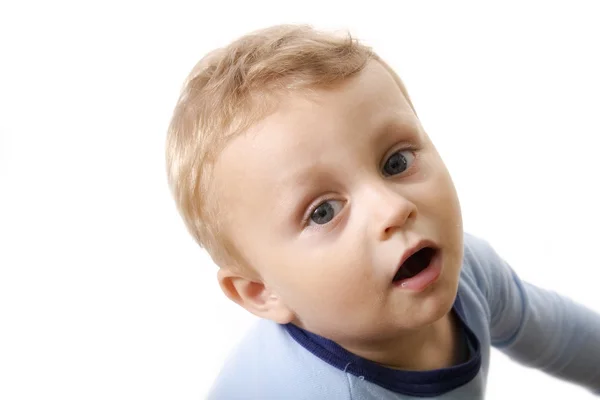 मुलगा, पांढरा पार्श्वभूमीमध्ये बाळ — स्टॉक फोटो, इमेज
