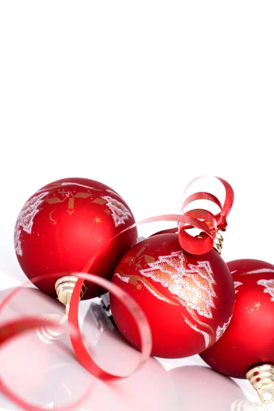 Červené kuličky - Vánoční dekorace — Stock fotografie