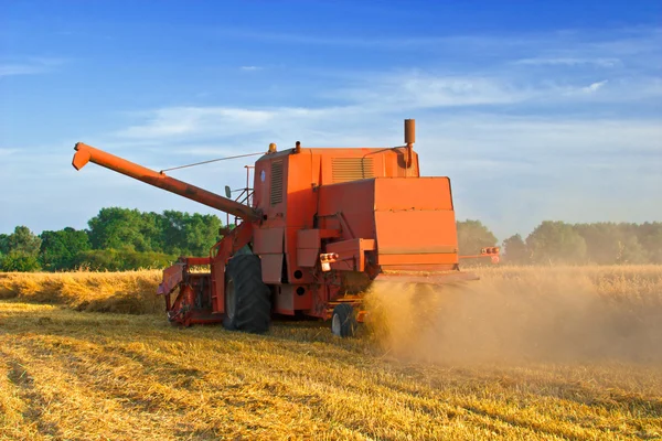 Combine harvester — Stock Photo, Image