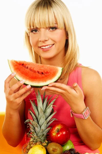 Szczęśliwe kobiety z owocami — Zdjęcie stockowe