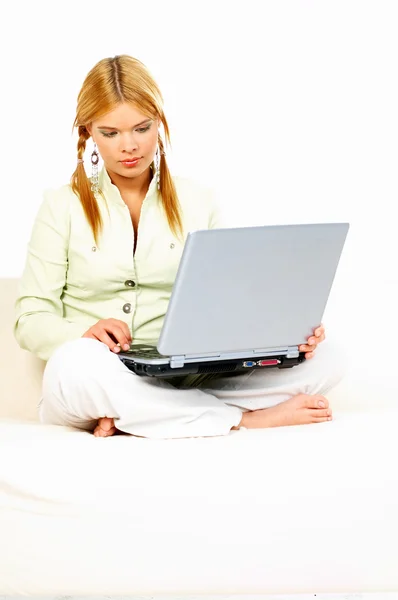 Beleza com laptop — Fotografia de Stock
