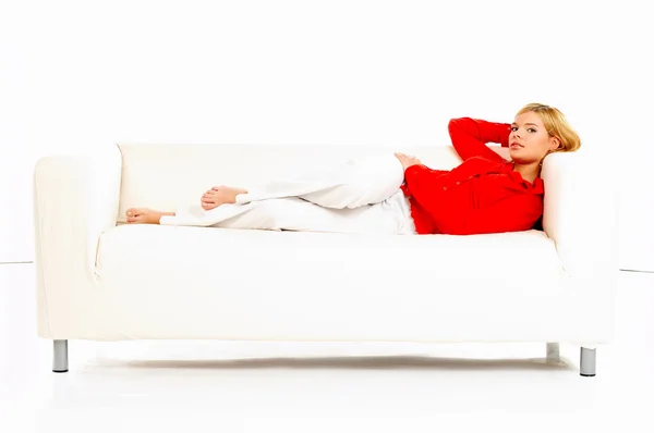 Nők a kanapén — Stock Fotó