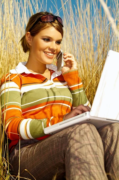 Business Woman Outdoor — Stock Photo, Image