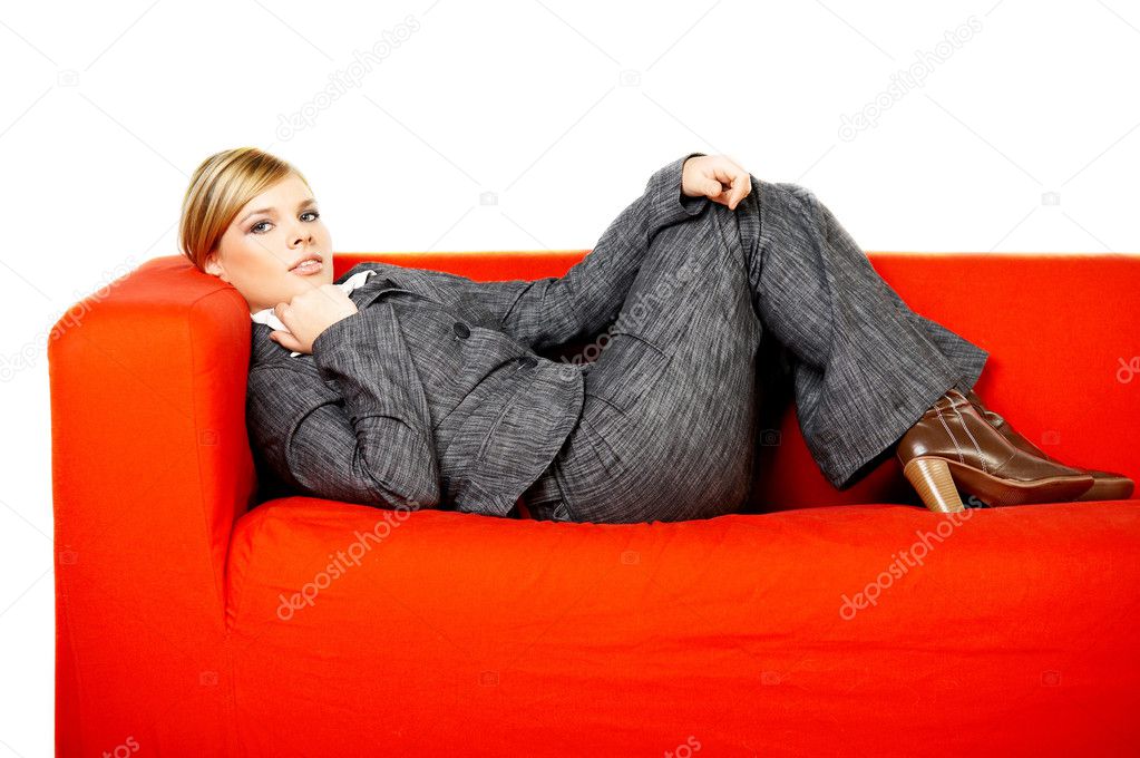 Frau Auf Rotem Sofa Stockfotografie Lizenzfreie Fotos © Dashek