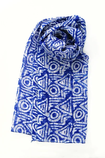Blauwe sjaal op een witte achtergrond — Stockfoto