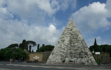 cestia Piramit, Roma, İtalya