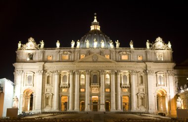 Gece St. Peter Bazilikası